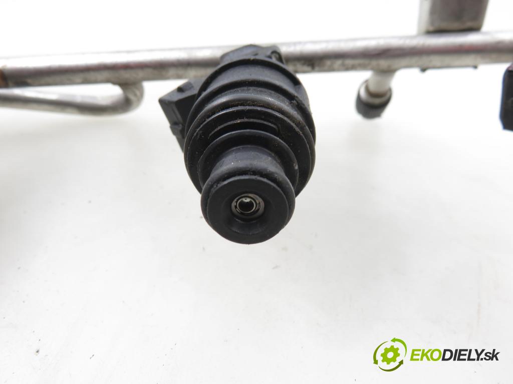 OPEL ZAFIRA A Nadwozie Wielkopojemne (MPV) (T98)  MINIVAN 1999 85,00 1.8 16V 116 - X 18 XE1 1796,00 Lišta vstrekovacia 5WK93151 ; 90536149 (Vstrekovacia lišta)