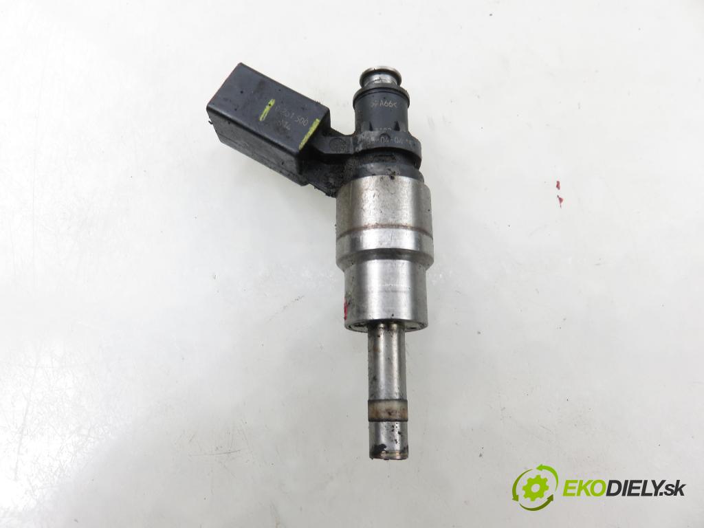 VW PASSAT B6 (3C2) SEDAN 2005 110,00 2.0 FSI - BLR 1984,00 vstrekovač 0261500014 ; 06F906036 (Vstrekovač paliva)