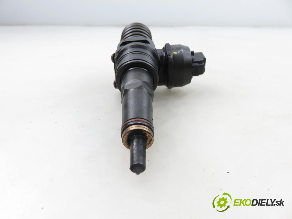 SEAT IBIZA III (6L1) HB 2003 74,00 1.9 TDI - ATD 1896,00 Vstrekovač 038130073AJ ; 0414720037 (Vstrekovač paliva)