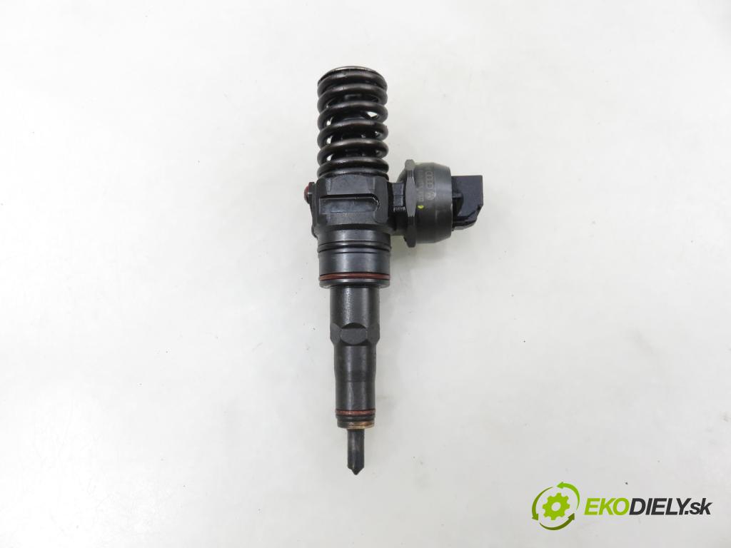 AUDI A4 (8E2, B6) SEDAN 2002 96,00 1.9 TDI PD 130 - AWX 1896,00 Vstrekovač 038130073AR ; 0414720214 (Vstrekovač paliva)