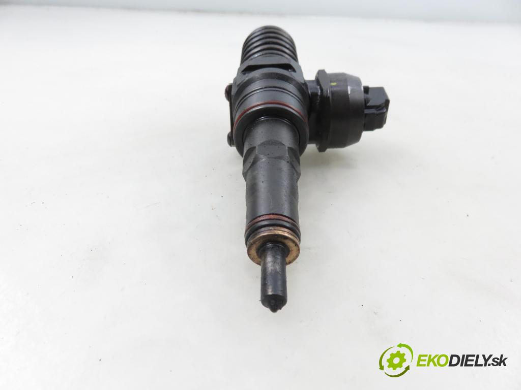 AUDI A4 (8E2, B6) SEDAN 2002 96,00 1.9 TDI PD 130 - AWX 1896,00 vstříkovač 038130073AR ; 0414720214 (Vstřikovač paliva)