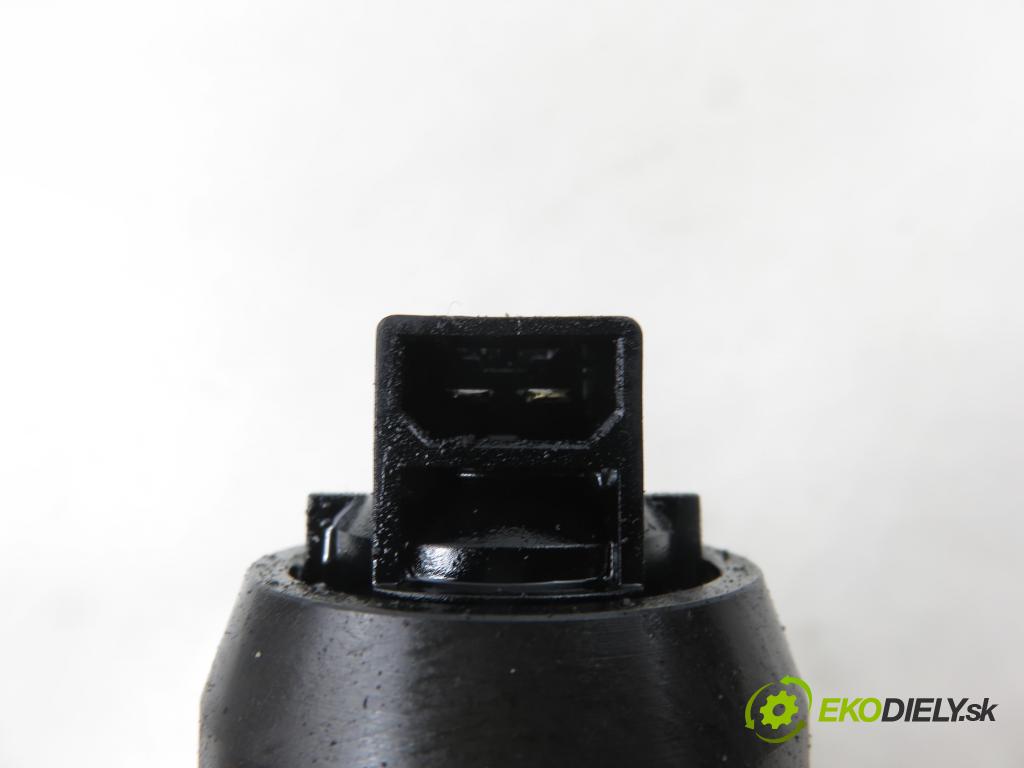 AUDI A4 (8E2, B6) SEDAN 2002 96,00 1.9 TDI PD 130 - AWX 1896,00 vstříkovač 038130073AR ; 0414720214 (Vstřikovač paliva)