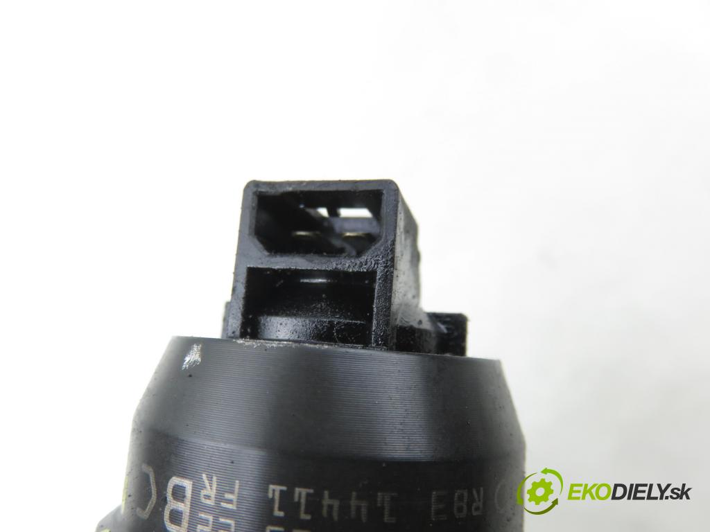 SKODA FABIA I Combi (6Y5) KOMBI 2003 74,00 1.9 TDI - ATD 1896,00 vstříkovač 038130073AJ ; 0414720037 (Vstřikovač paliva)