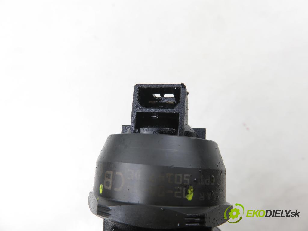 AUDI A4 (8E2, B6) SEDAN 2002 96,00 1.9 TDI PD 130 - AWX 1896,00 vstříkovač 038130073AR ; 0414720214 (Vstřikovač paliva)