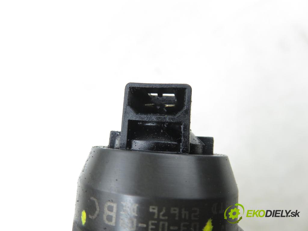 SEAT IBIZA III (6L1) HB 2003 74,00 1.9 TDI - ATD 1896,00 vstříkovač 038130073AJ ; 0414720037 (Vstřikovač paliva)