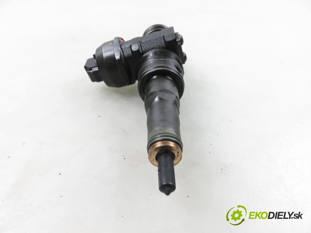 AUDI A3 (8P1) HB 2003 77,00 1.9 TDI PD 105 - BKC 1896,00 Vstrekovač 038130073AG ; 0414720215 (Vstrekovač paliva)