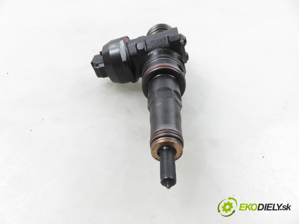 AUDI A4 (8E2, B6) SEDAN 2002 96,00 1.9 TDI PD 130 - AWX 1896,00 vstříkovač 038130073AR ; 0414720214 (Vstřikovač paliva)