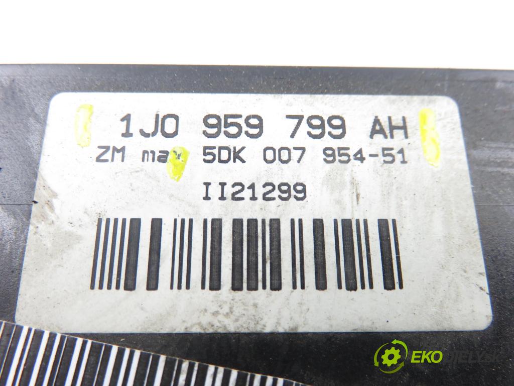 VW BORA (1J2) SEDAN 1999 66,00 1.9 TDI 90 - ALH 1896,00 MODUL komfortu 1J0959799AH ; 5DK00795451
