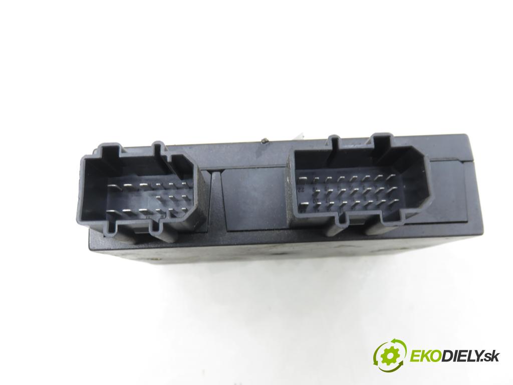 VW BORA (1J2) SEDAN 1999 66,00 1.9 TDI 90 - ALH 1896,00 MODUL komfortu 1J0959799AH ; 5DK00795451