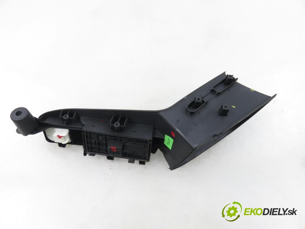 AUDI A4 Avant (8K5, B8) KOMBI 2010 105,00 2.0 TDI - CAGA 1968,00 Panel ovládania okien 8K0959565C ; 8K1867171D