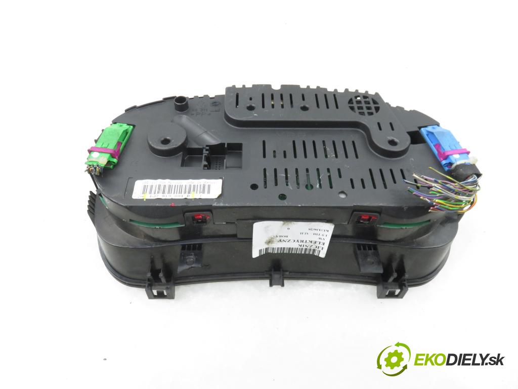 VW BORA (1J2) SEDAN 1999 66,00 1.9 TDI 90 - ALH 1896,00 Prístrojovka elektrický 1J0919881D