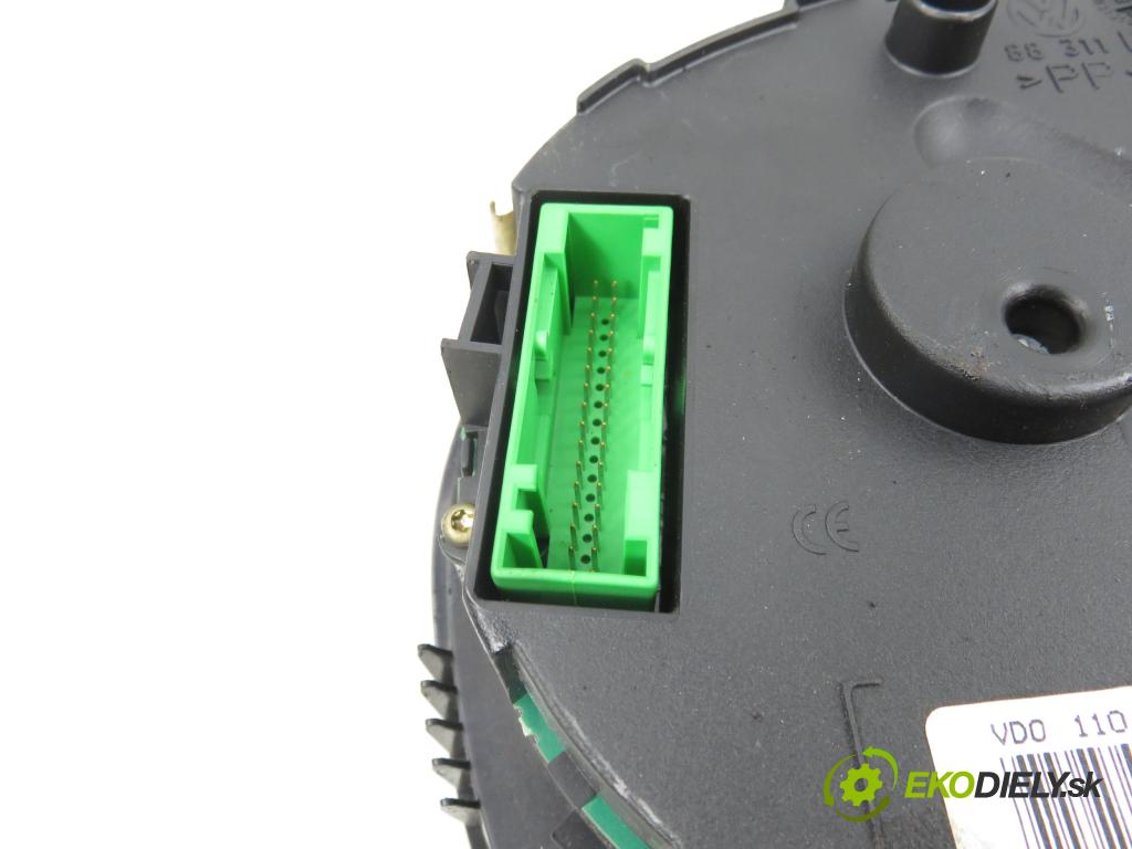 VW BORA (1J2) SEDAN 1999 66,00 1.9 TDI 90 - ALH 1896,00 Prístrojovka elektrický 1J0919881D