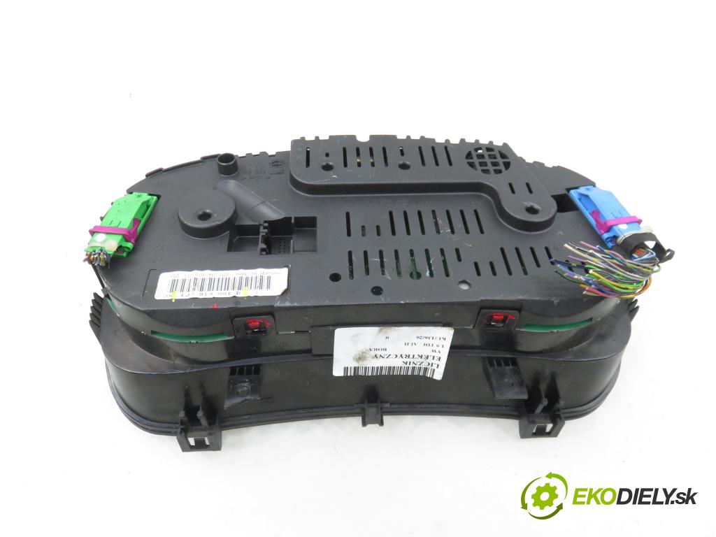 VW BORA (1J2) SEDAN 1999 66,00 1.9 TDI 90 - ALH 1896,00 Prístrojovka elektrický 1J0919881D