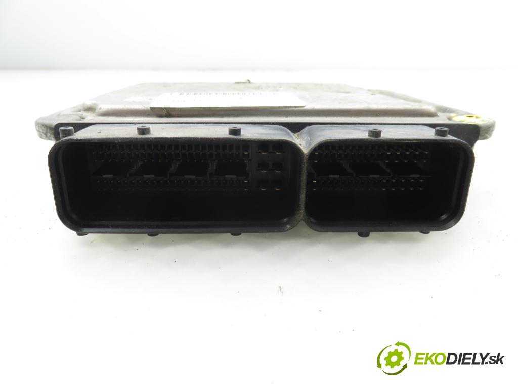 VW PASSAT B6 (3C2) SEDAN 2005 77,00 1.9 TDI PD 105 - BKC 1896,00 Riadiaca jednotka Motor 03G906021AN ; 0281012085