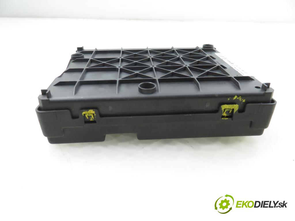 RENAULT SCENIC I (JA0/1_) MINIVAN 2002 75,00 1.9 dCi 102 - F9Q 732 1870,00 MODUL BSI 8200029342B ; S108502610G