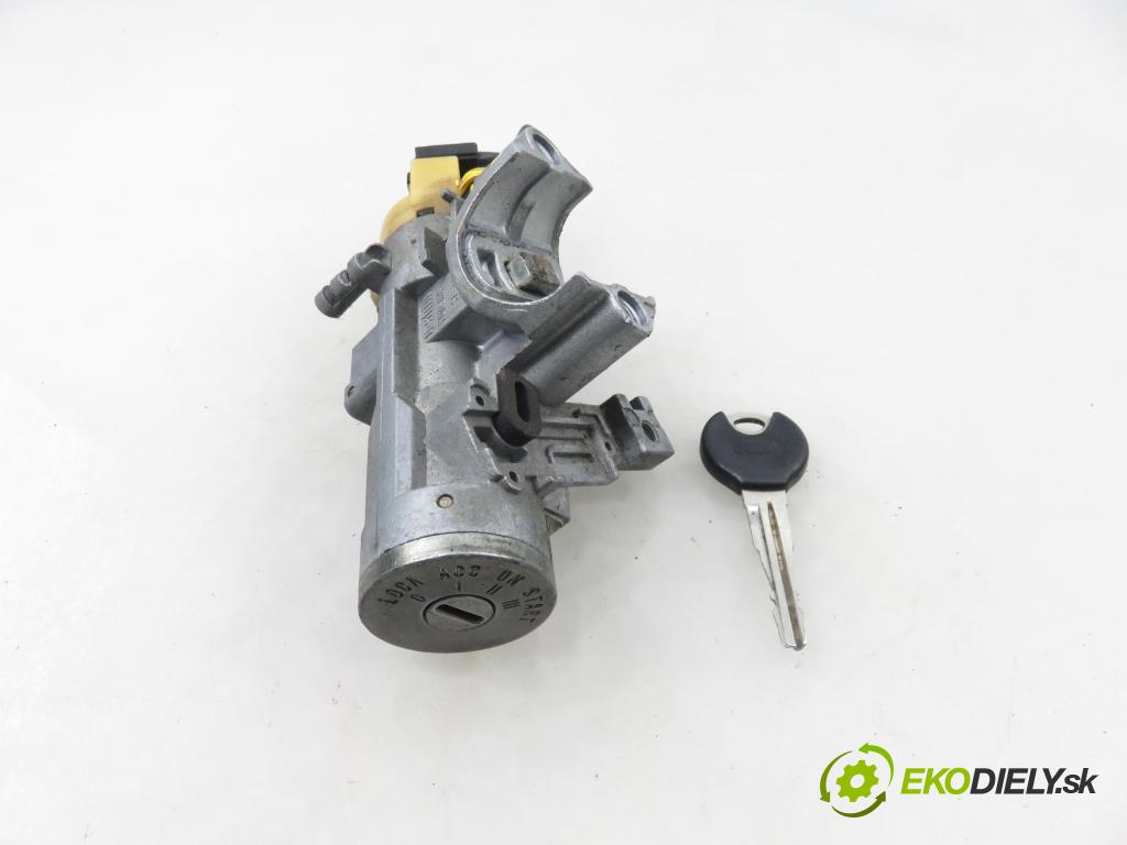 MAZDA 323 C IV (BG) HB 1993 49,00 1.3 - B3E 1324,00 spínačka  (Spínací skříňka)