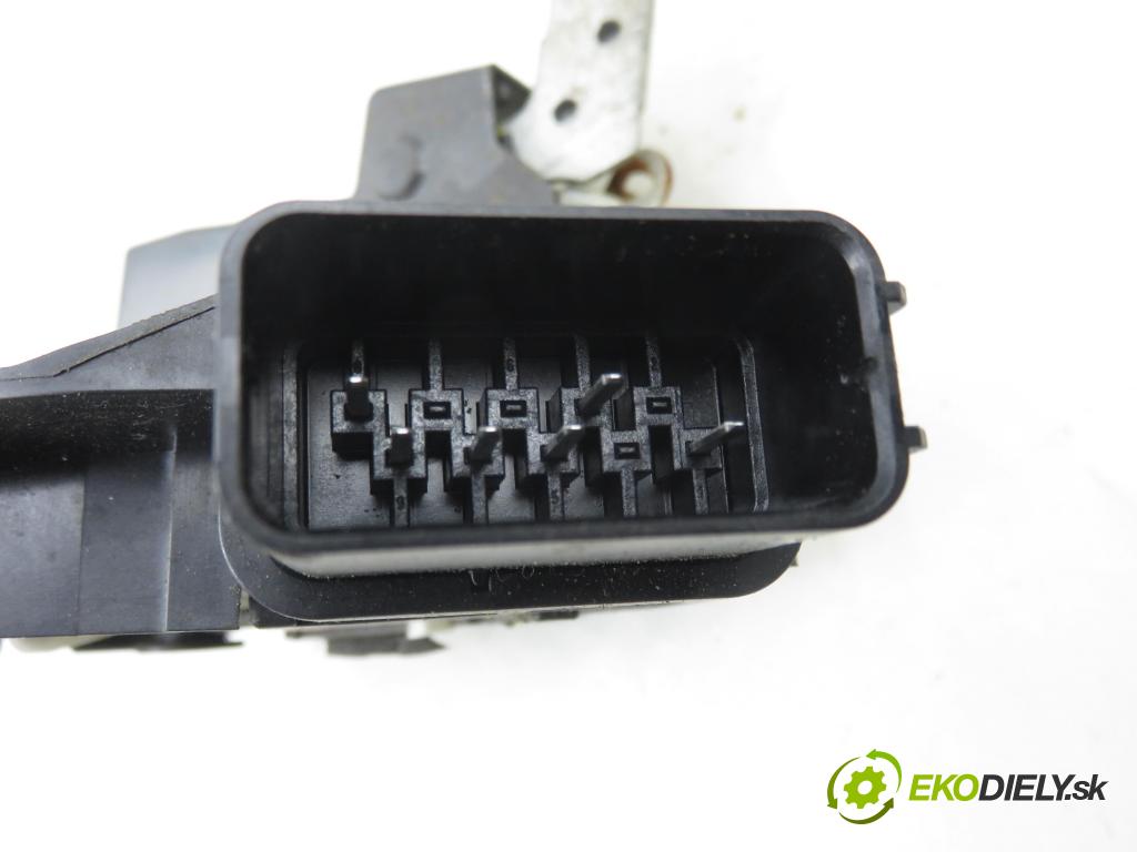 FORD MONDEO IV Turnier (BA7) KOMBI 2007 103,00 2.0 TDCi - QXBA 1997,00 zámok 6M2AR21813EC