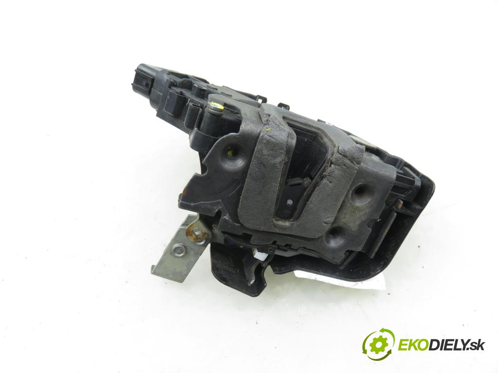 FORD MONDEO IV Turnier (BA7) KOMBI 2007 103,00 2.0 TDCi - QXBA 1997,00 zámok 6M2AR21812AB