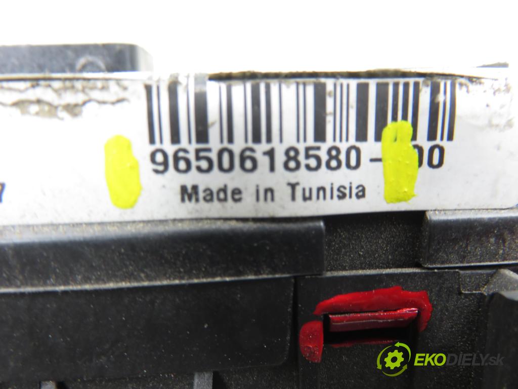 PEUGEOT PARTNER Skrzynia (5_, G_) FURGON 2005 51,00 1.9 D - WJY (DW8B) 1868,00 MODUL BSM U118470002J ; 9650618580