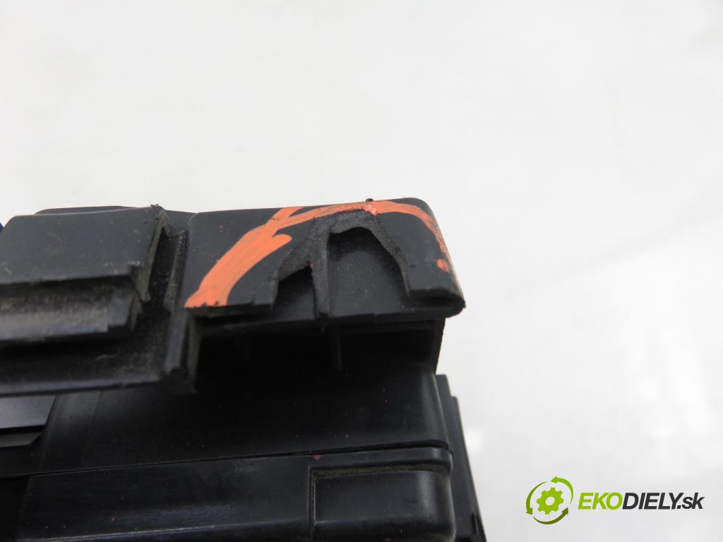 PEUGEOT PARTNER Skrzynia (5_, G_) FURGON 2005 51,00 1.9 D - WJY (DW8B) 1868,00 MODUL BSM U118470002J ; 9650618580