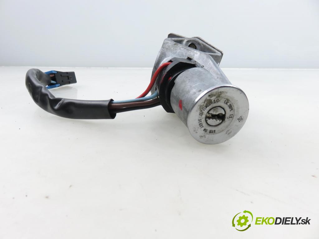 FSO POLONEZ TRUCK PICK-UP 1997 51,00 1.9 D 69 - XUD 9A (PSA) 1905,00 spínačka  (Spínací skříňka)