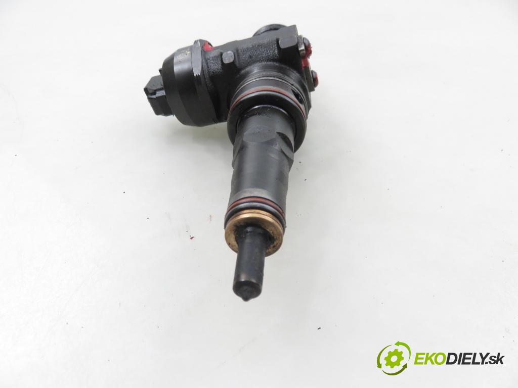 AUDI A4 (8E2, B6) SEDAN 2002 96,00 1.9 TDI PD 130 - AWX 1896,00 vstříkovač 038130073AR ; 0414720214 (Vstřikovač paliva)