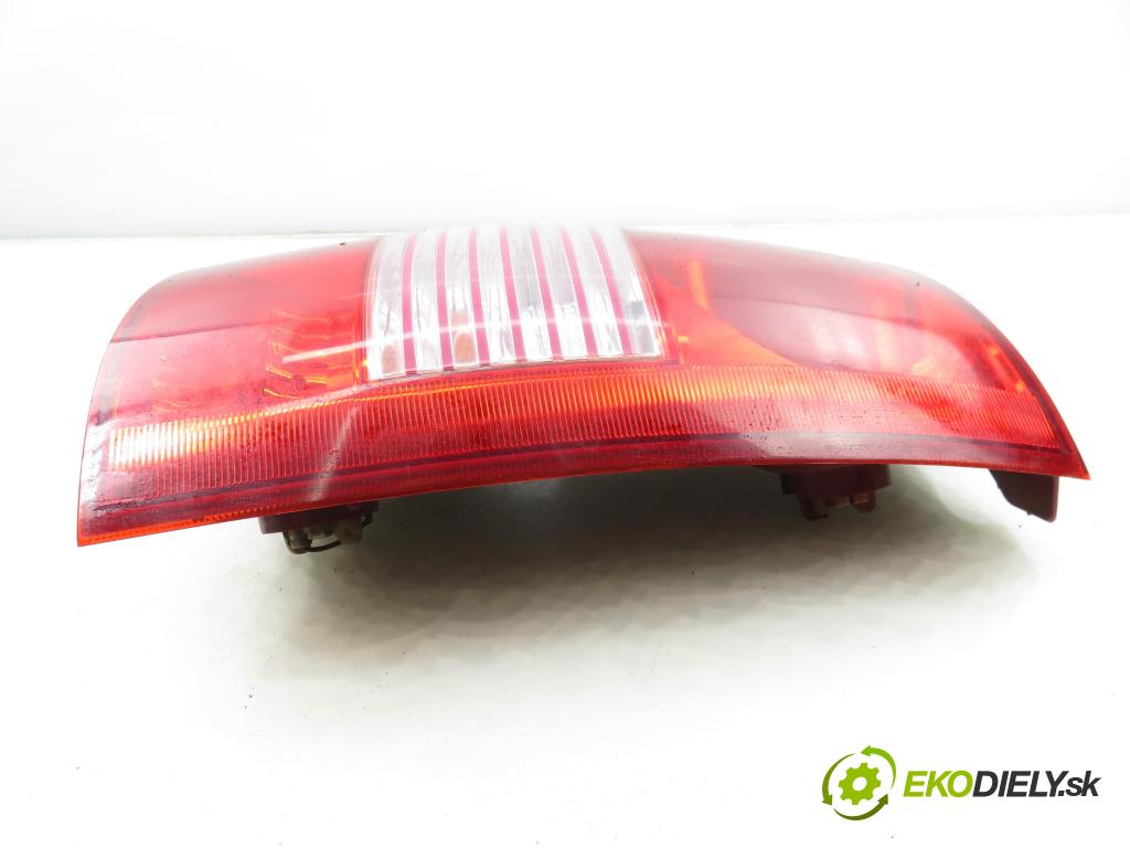 KIA PICANTO (BA) HB 2004 48,00 1.1 - G4HG 1086,00 světlo pravé zadní