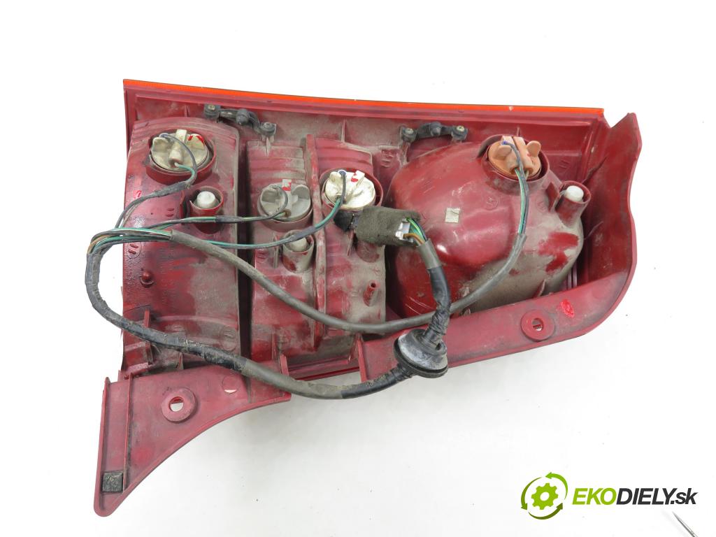 KIA PICANTO (BA) HB 2004 48,00 1.1 - G4HG 1086,00 světlo pravé zadní