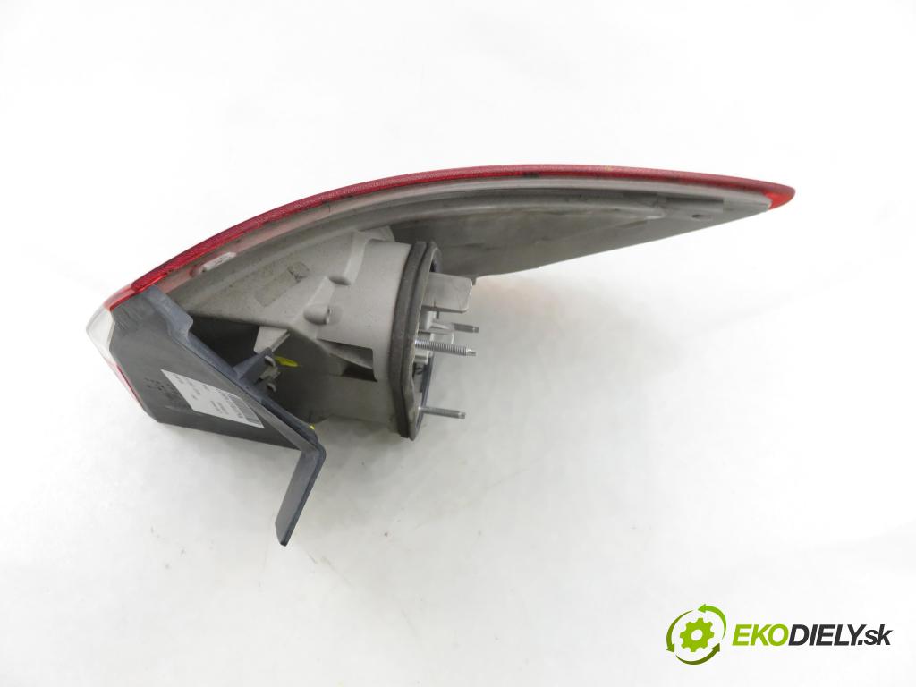 FORD MONDEO IV Turnier (BA7) KOMBI 2007 103,00 2.0 TDCi - QXBA 1997,00 Svetlo ľavé zadné 7S7113405B