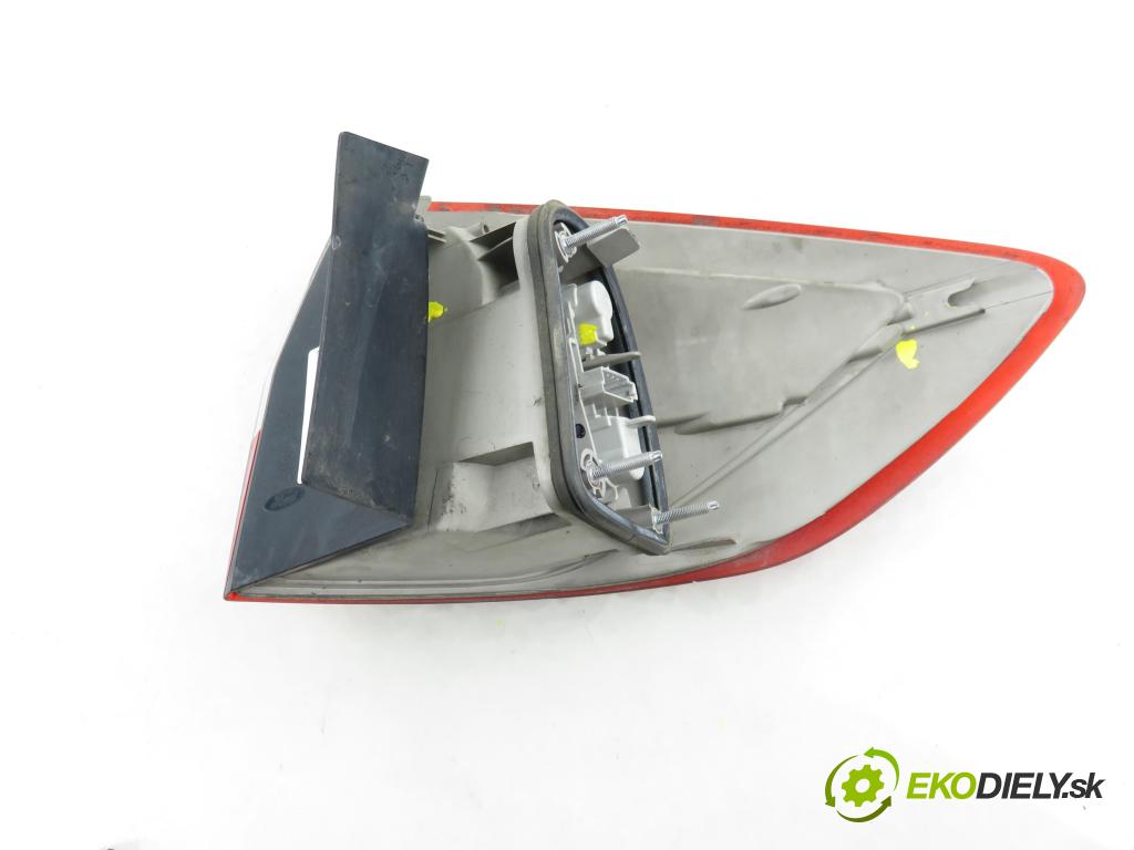 FORD MONDEO IV Turnier (BA7) KOMBI 2007 103,00 2.0 TDCi - QXBA 1997,00 Svetlo ľavé zadné 7S7113405B
