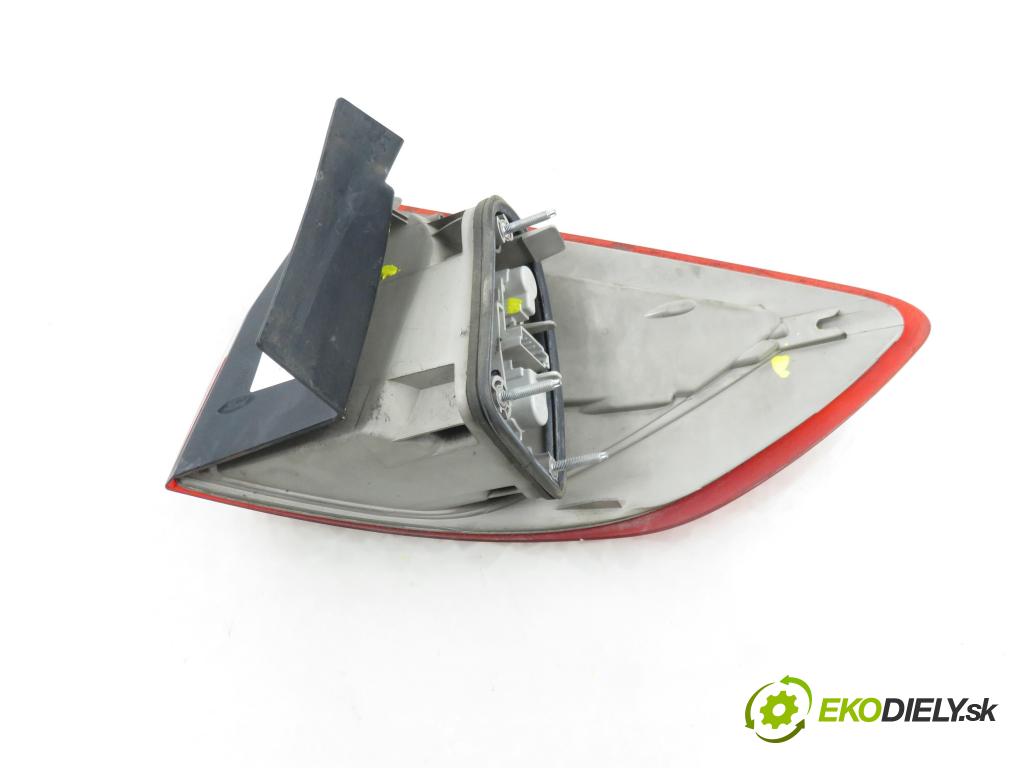 FORD MONDEO IV Turnier (BA7) KOMBI 2007 103,00 2.0 TDCi - QXBA 1997,00 Svetlo ľavé zadné 7S7113405B