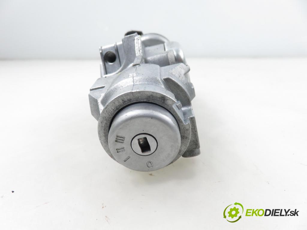 FORD MONDEO IV Turnier (BA7) KOMBI 2007 103,00 2.0 TDCi - QXBA 1997,00 spínačka 3M513F880AD (Spínací skříňka)