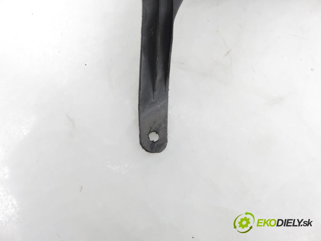 FORD MONDEO IV Turnier (BA7) KOMBI 2007 103,00 2.0 TDCi - QXBA 1997,00 Mriežka / maska 7S718200D