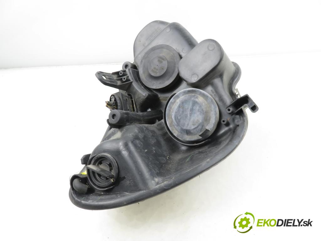 FORD S-MAX (WA6) MINIVAN 2007 92,00 1.8 TDCi 125 - QYWA 1753,00 Svetlo LP