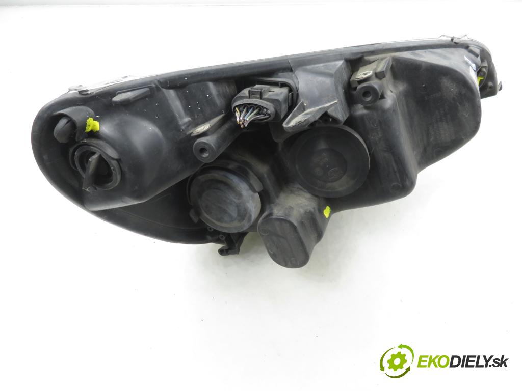 FORD S-MAX (WA6) MINIVAN 2007 92,00 1.8 TDCi 125 - QYWA 1753,00 Svetlo LP