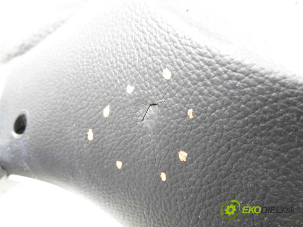 BMW 1 (E87) HB 2009 89,00 116 i - N43 B16 A 1599,00 Volant 3057364 (Volant)