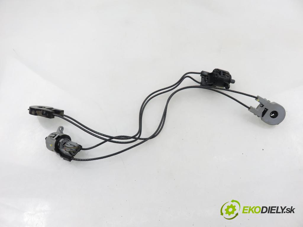 FORD FOCUS (DAW, DBW) HB 1998 74,00 1.6 16V 100 - FYDC 1596,00 lanko panel topení 98AB11504AE ; 98AB11503AE