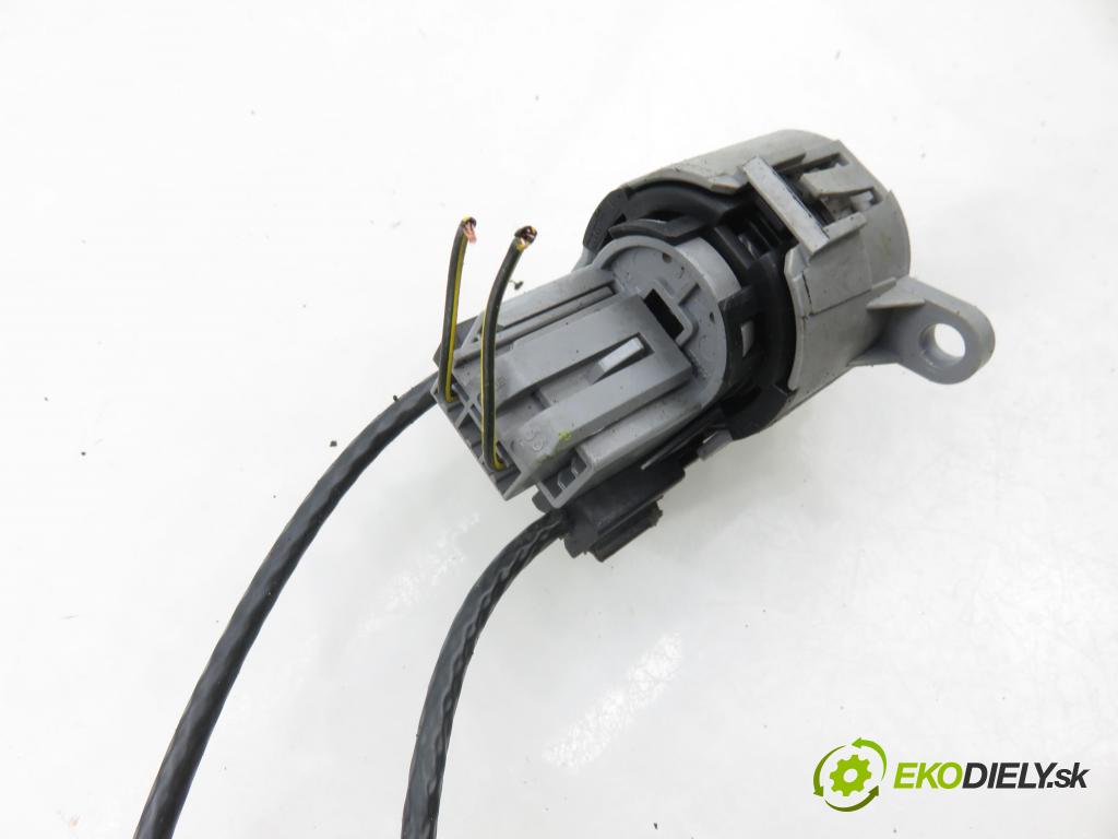 FORD FOCUS (DAW, DBW) HB 1998 74,00 1.6 16V 100 - FYDC 1596,00 lanko panel topení 98AB11504AE ; 98AB11503AE