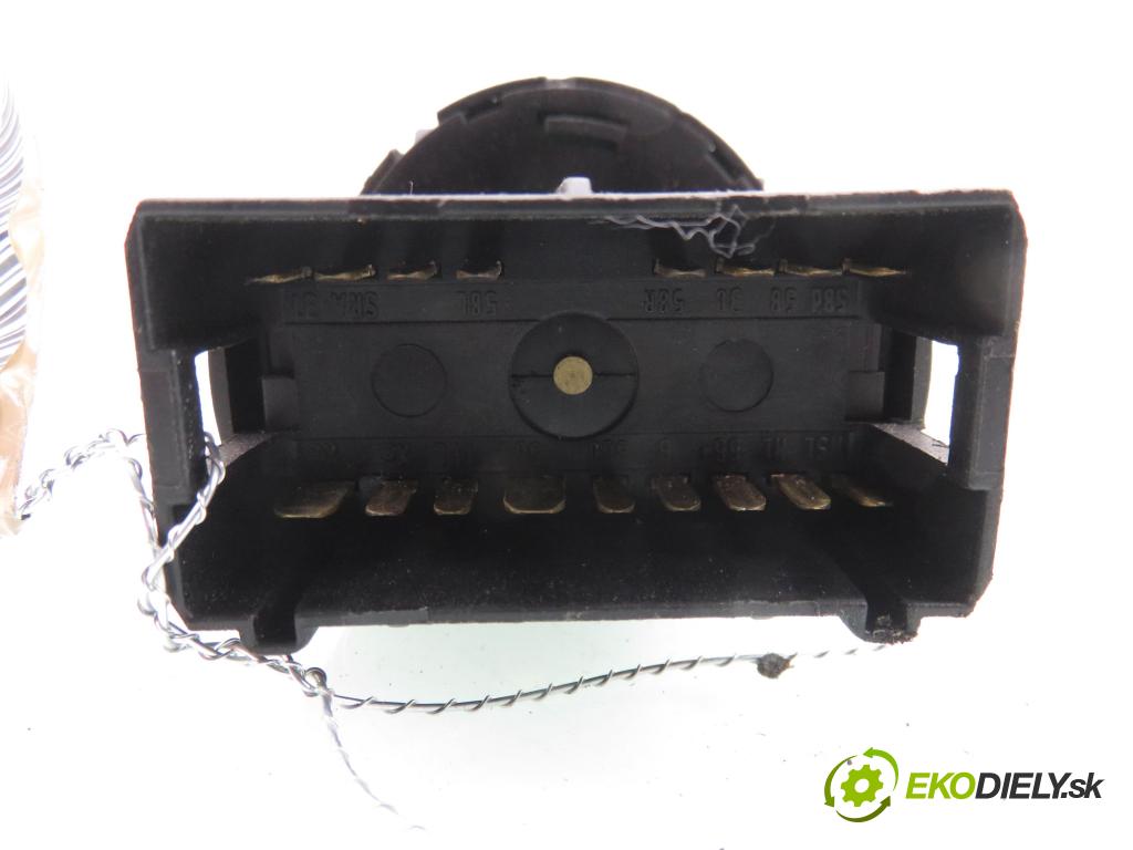 SEAT LEON (1M1) HB 2001 92,00 1.8 20V - AGN 1781,00 přepínač světla 1M1941531L