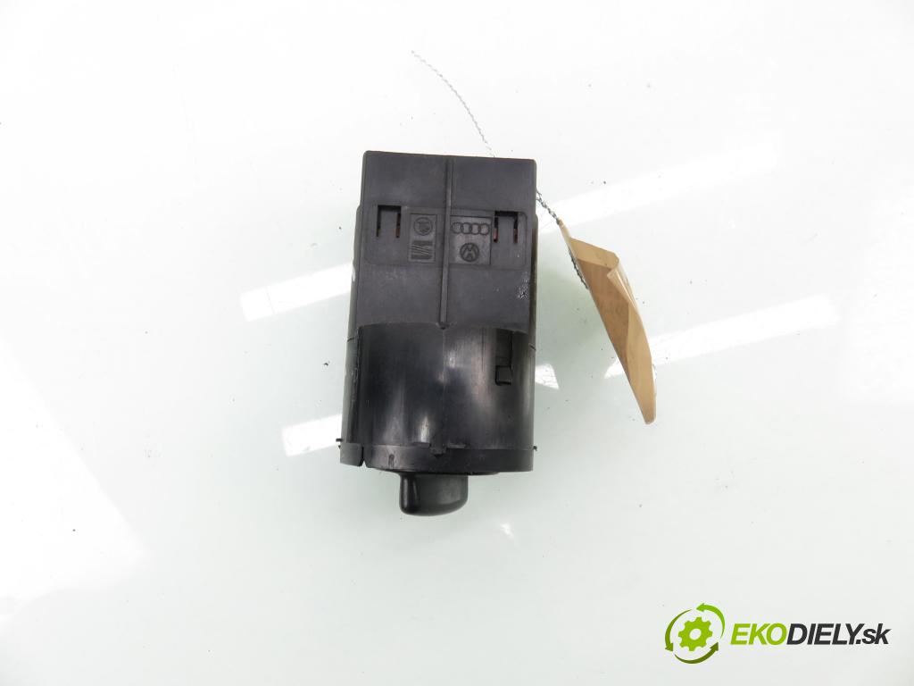 SEAT LEON (1M1) HB 2001 92,00 1.8 20V - AGN 1781,00 přepínač světla 1M1941531L