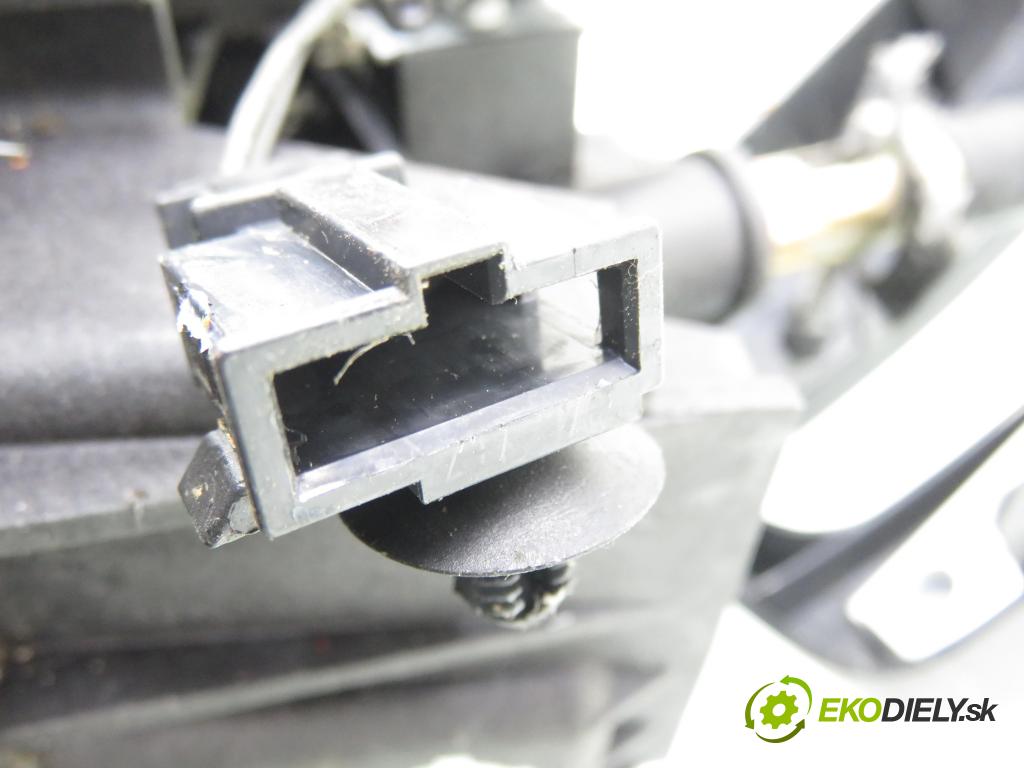 SEAT LEON (1M1) HB 2001 92,00 1.8 20V - AGN 1781,00 ZVEDÁK: 1J0713023