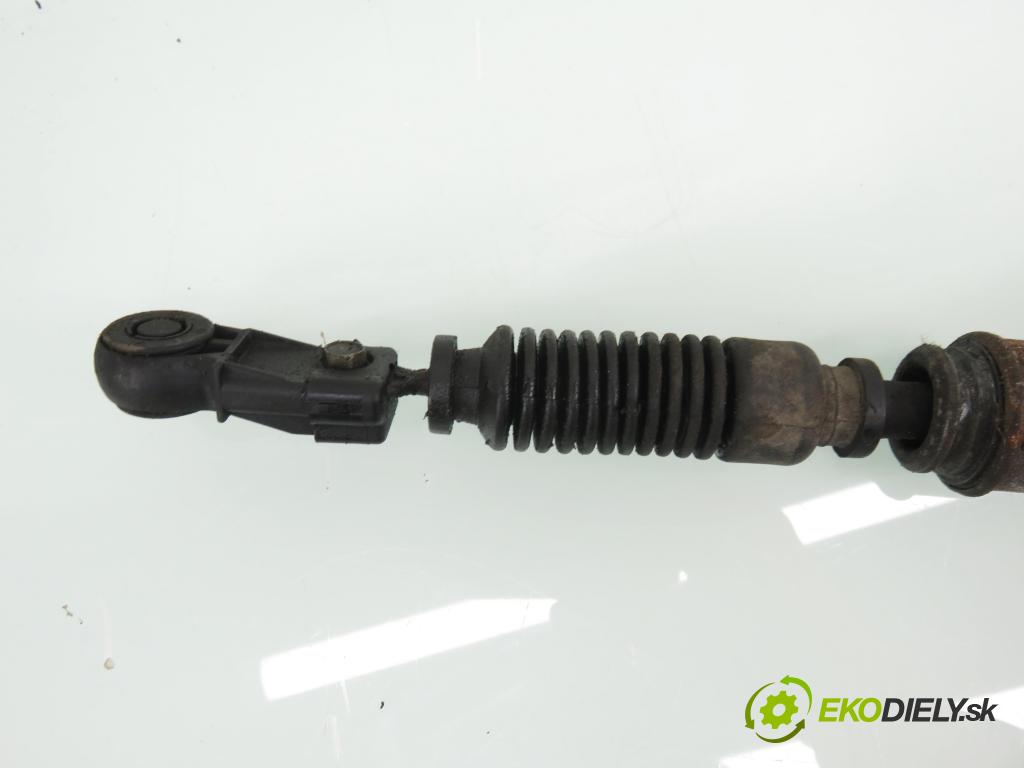 SEAT LEON (1M1) HB 2001 92,00 1.8 20V - AGN 1781,00 ZVEDÁK: 1J0713023