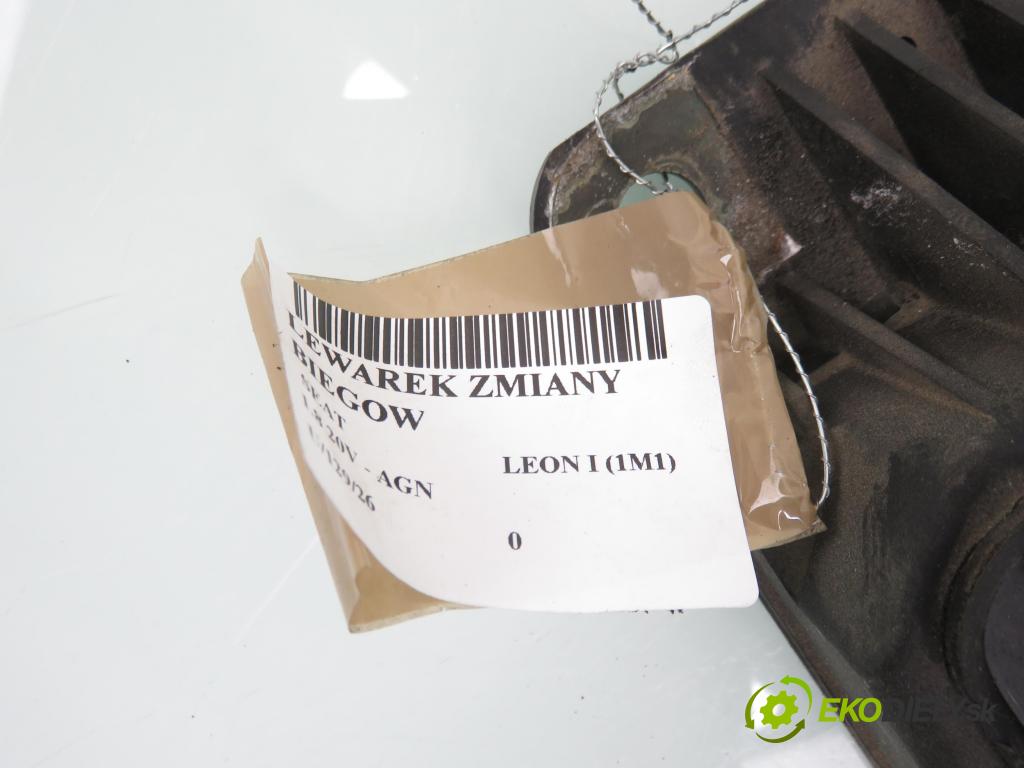 SEAT LEON (1M1) HB 2001 92,00 1.8 20V - AGN 1781,00 ZVEDÁK: 1J0713023