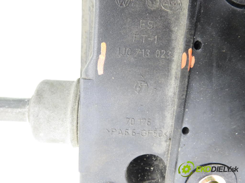 SEAT LEON (1M1) HB 2001 92,00 1.8 20V - AGN 1781,00 ZVEDÁK: 1J0713023