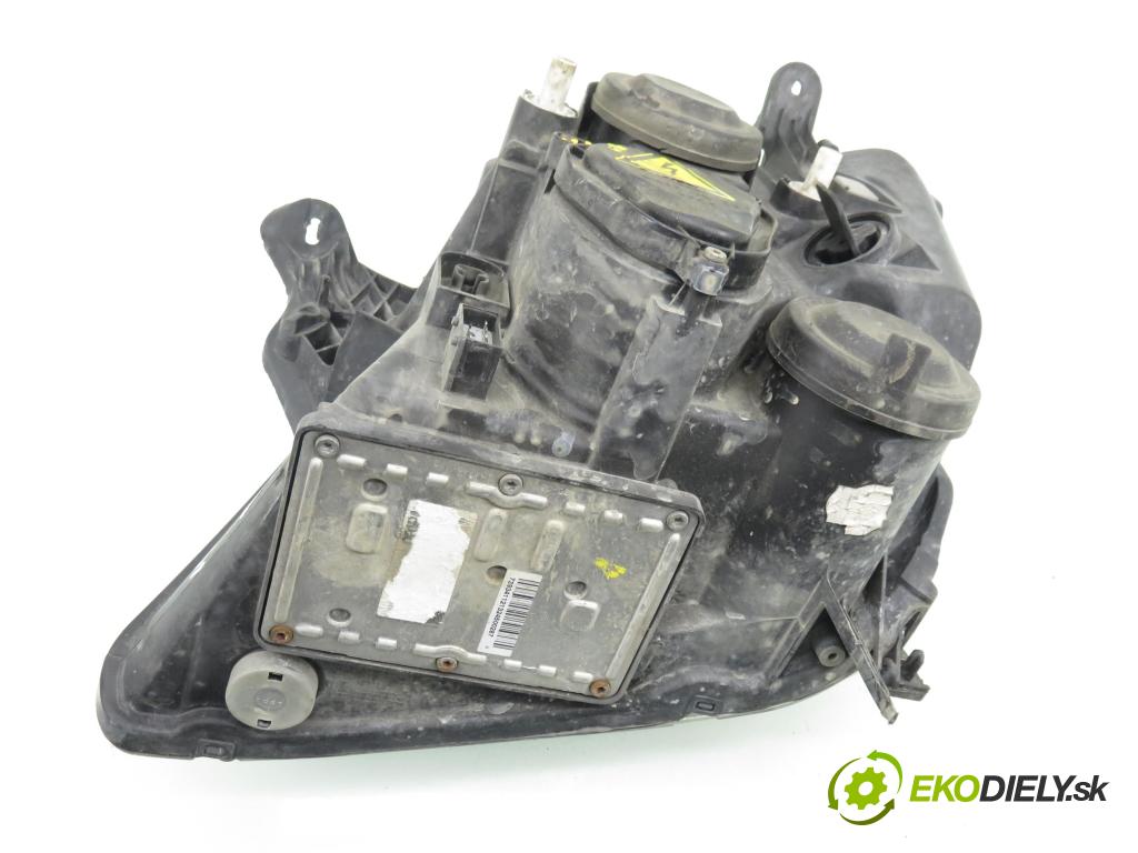 OPEL MERIVA A nadwozie wielkoprzestrzenne (MPV) (X03) MINIVAN 2003 92,00 1.8 - Z 18 XE 1796,00 Svetlo PP