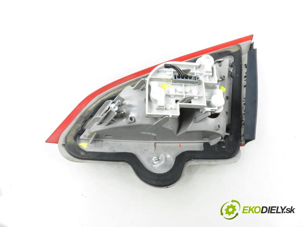 FORD MONDEO IV Turnier (BA7) KOMBI 2007 103,00 2.0 TDCi - QXBA 1997,00 Svetlo ľavé zadné kufor 7S7113A603B