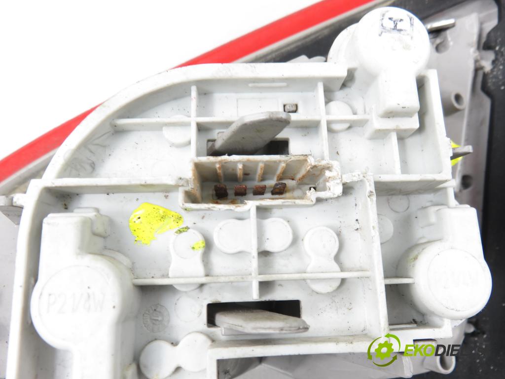 FORD MONDEO IV Turnier (BA7) KOMBI 2007 103,00 2.0 TDCi - QXBA 1997,00 Svetlo ľavé zadné kufor 7S7113A603B