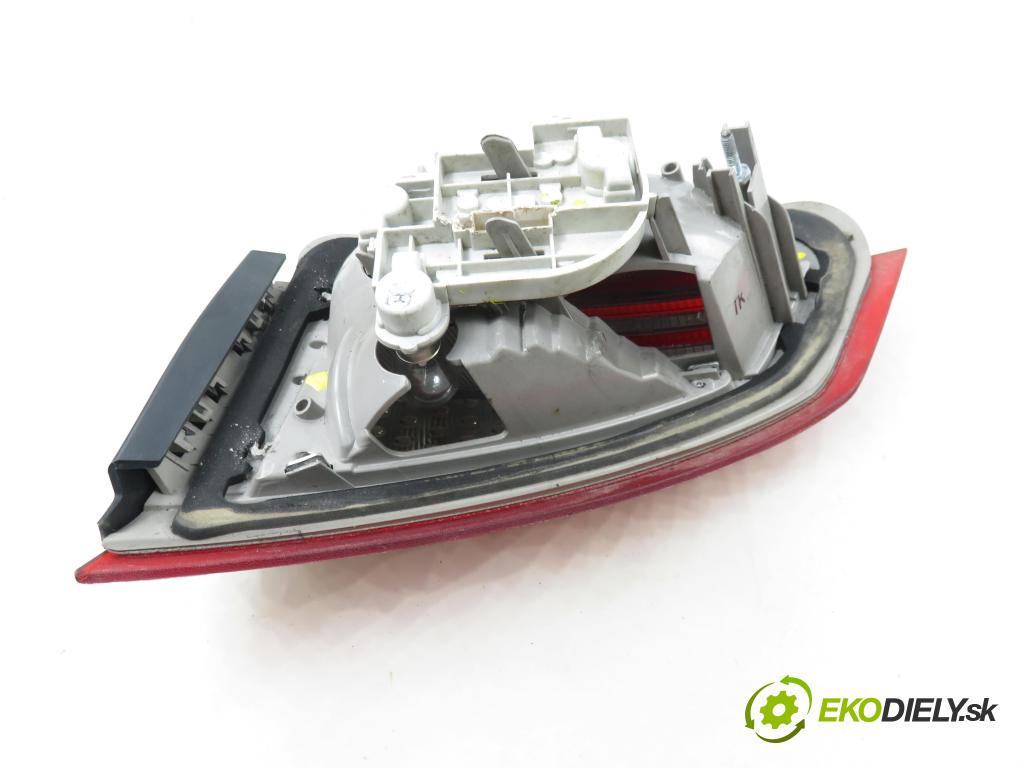 FORD MONDEO IV Turnier (BA7) KOMBI 2007 103,00 2.0 TDCi - QXBA 1997,00 Svetlo ľavé zadné kufor 7S7113A603B