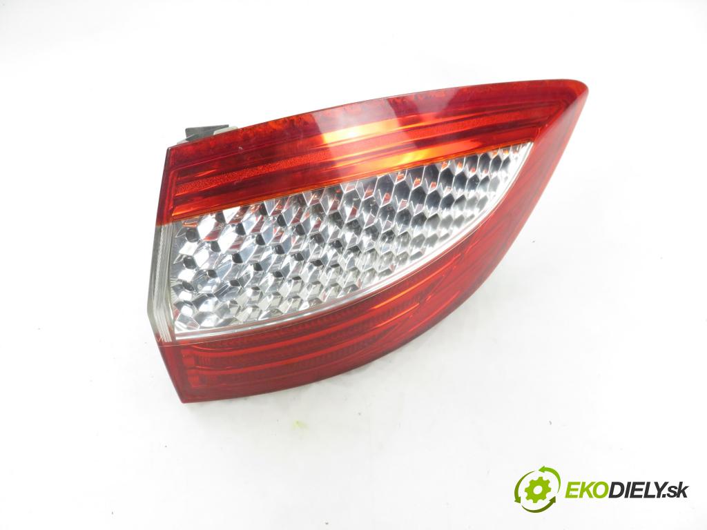 FORD MONDEO IV Turnier (BA7) KOMBI 2007 103,00 2.0 TDCi - QXBA 1997,00 světlo pravé zadní 7S7113404B