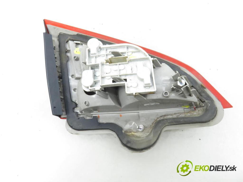 FORD MONDEO IV Turnier (BA7) KOMBI 2007 103,00 2.0 TDCi - QXBA 1997,00 Svetlo pravé zadné kufor 7S7113A602B